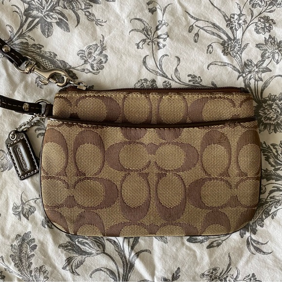 Coach Wristlet - Picture 1 of 4